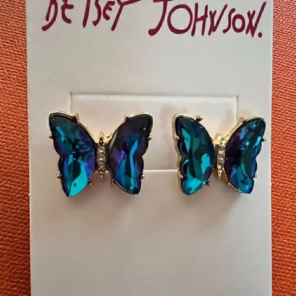 🩵 Betsey Johnson sparkling blue crystal butterfly earrings 🩵